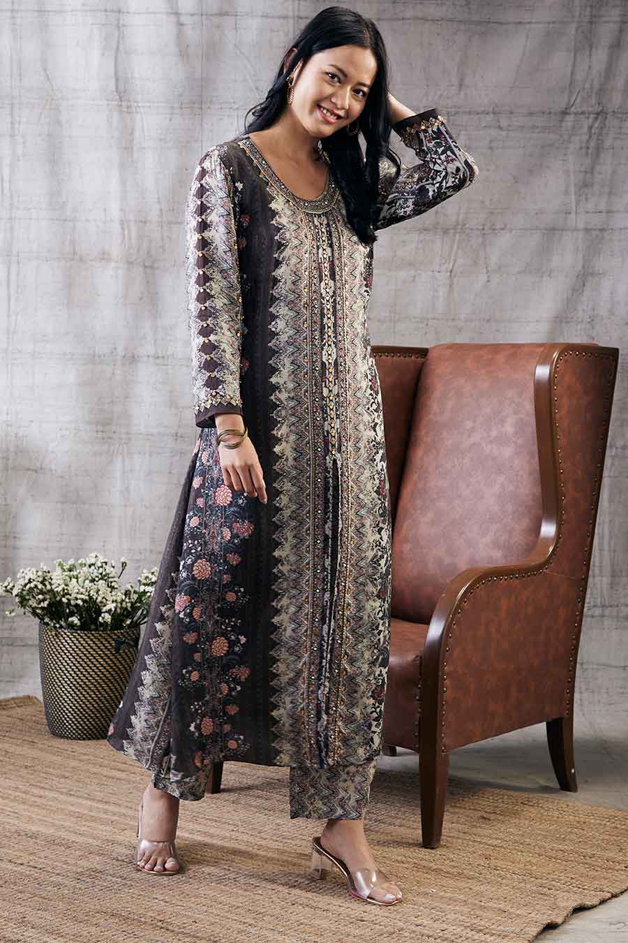 Dilara Embroidered Kurta Set