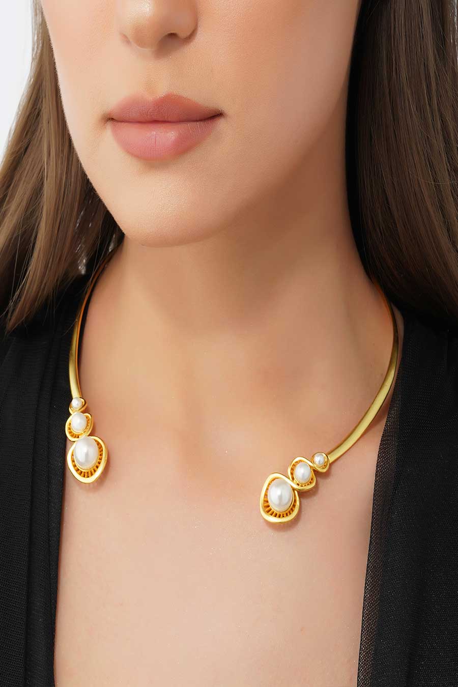 Go Getter - Gold Plated Pearl Collar Necklace