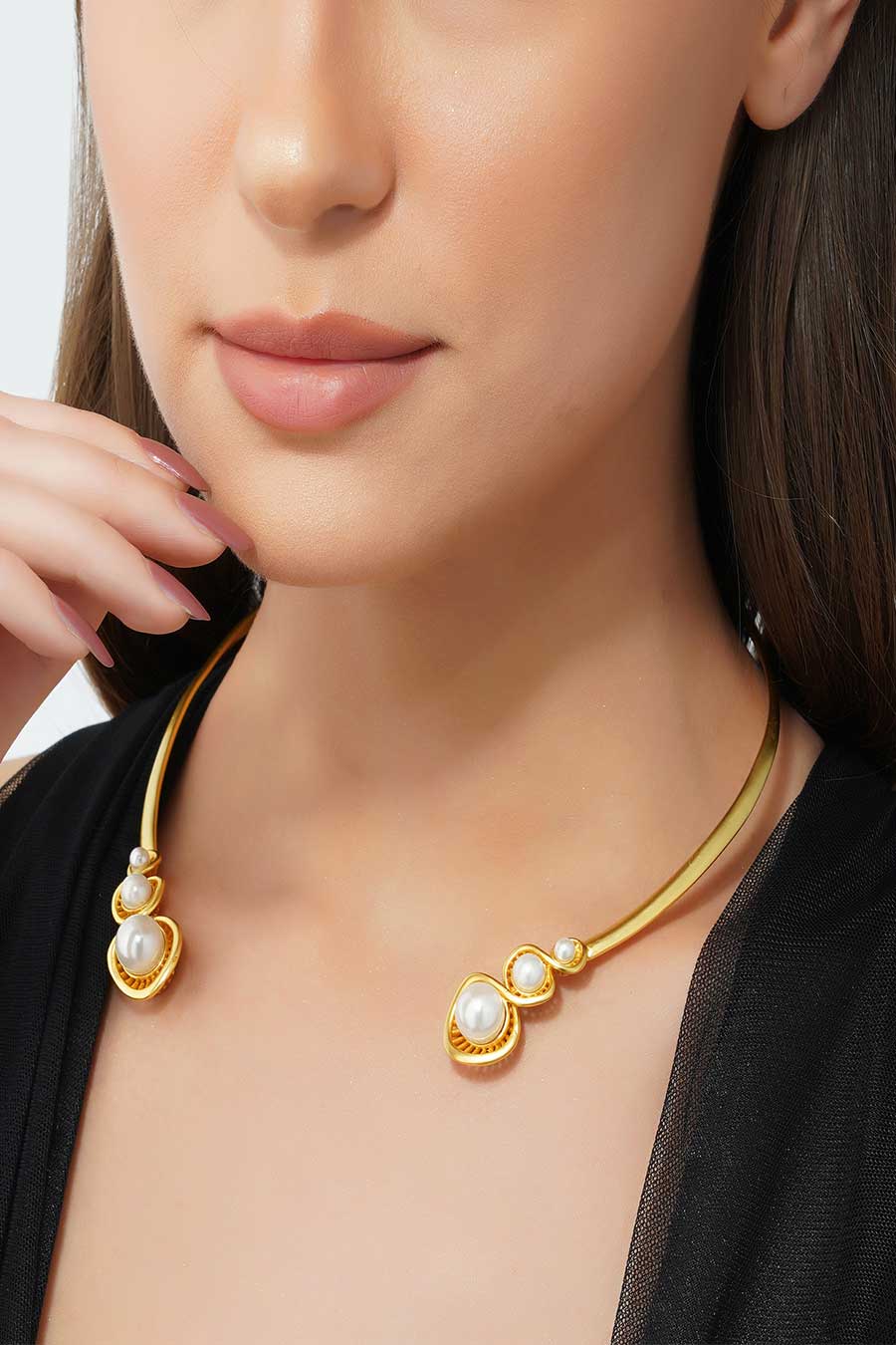 Go Getter - Gold Plated Pearl Collar Necklace
