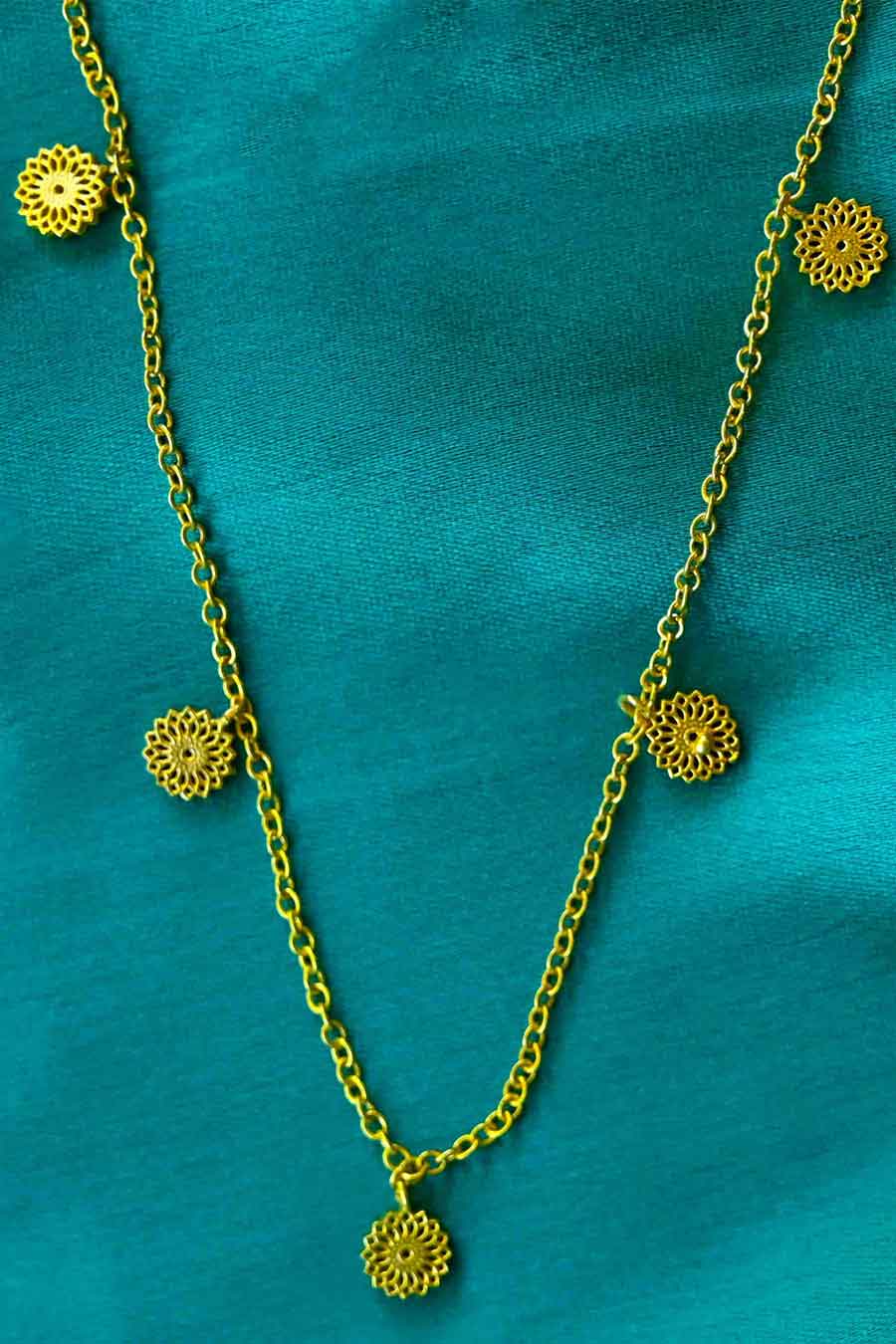 Roop Charming Pendant Necklace