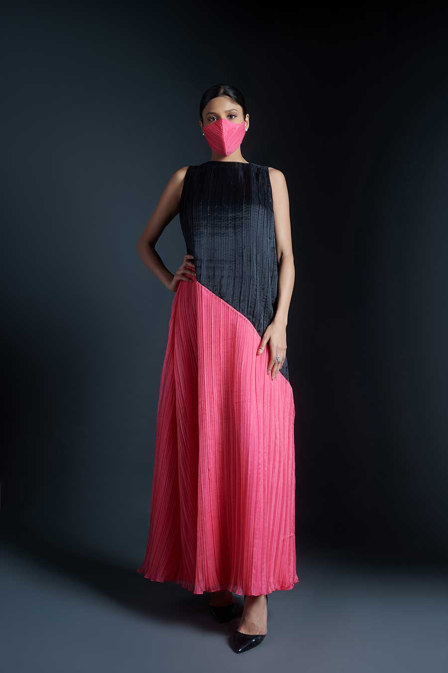 Black & Pink Pleated Organza Gown Gress