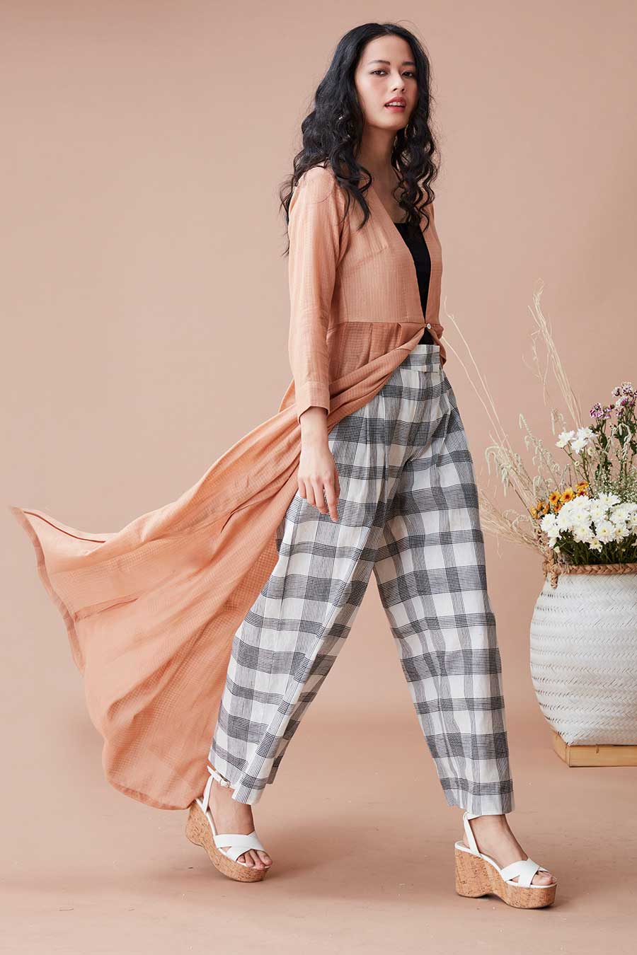 Posha Nude Pleated Long Jacket