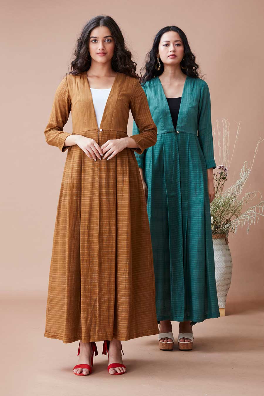 Posha Teak Pleated Long Jacket