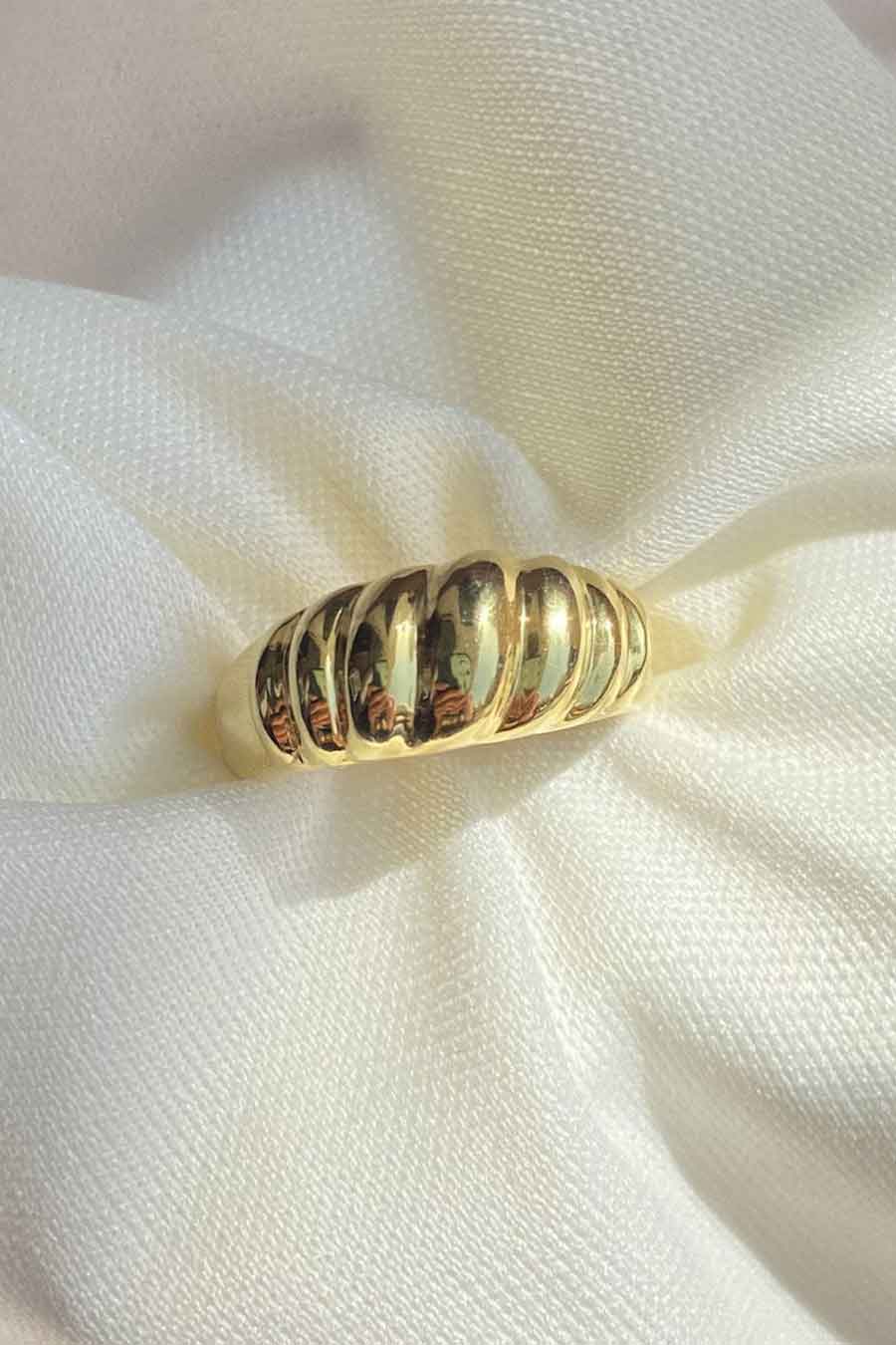 Croissant Ring in 925 Silver
