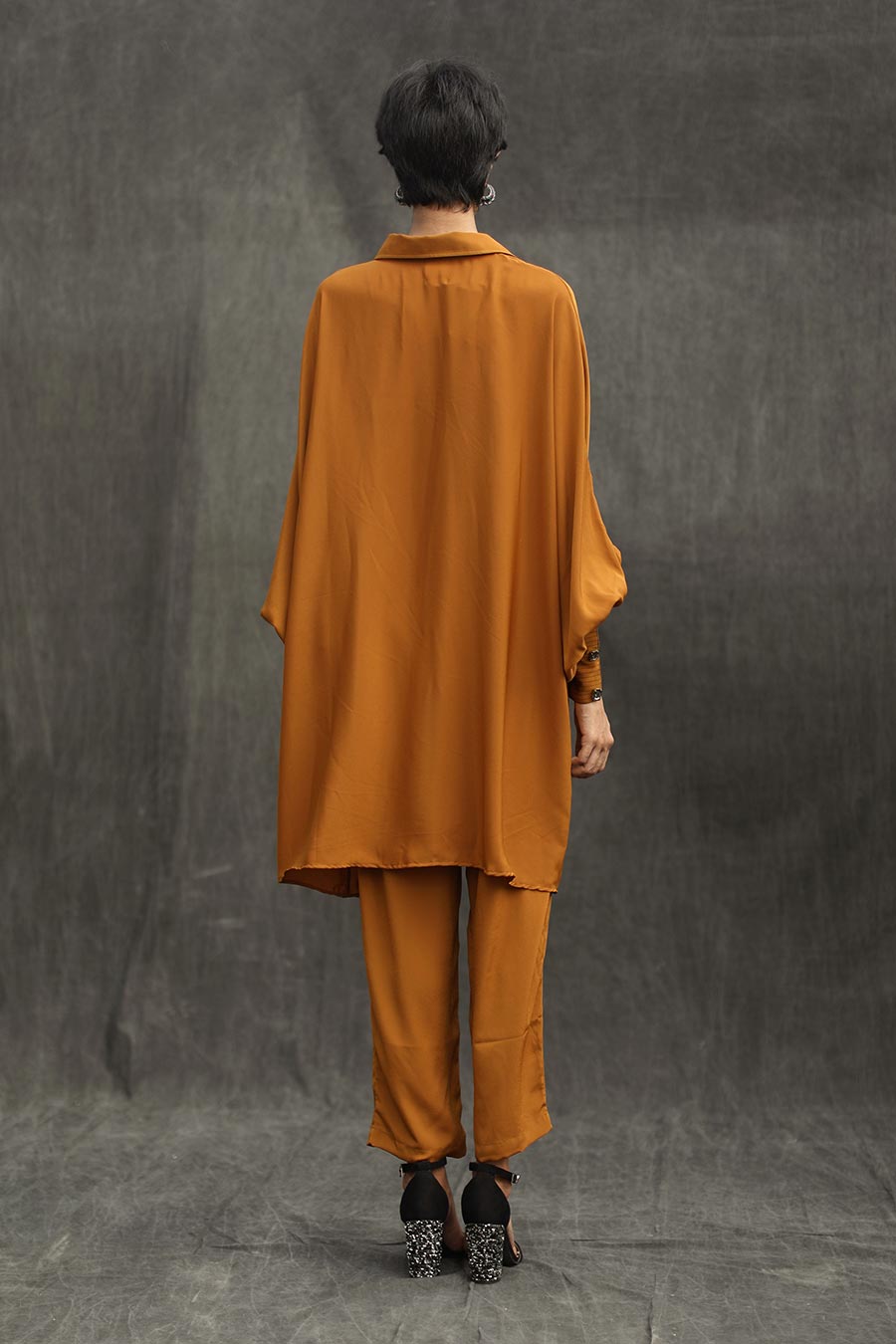 Honey Tape Cuff Loose Fit Shirt
