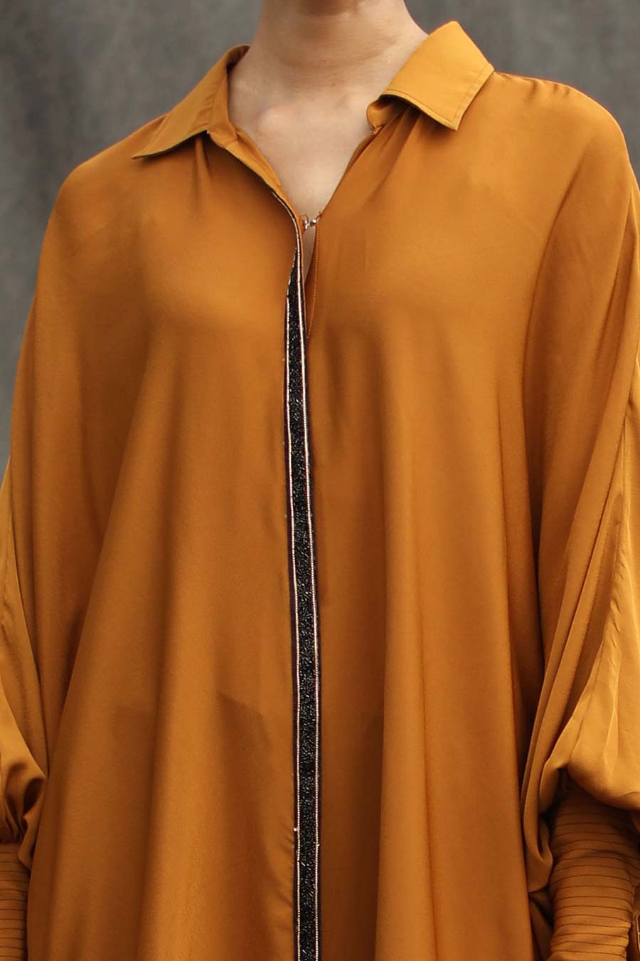 Honey Tape Cuff Loose Fit Shirt