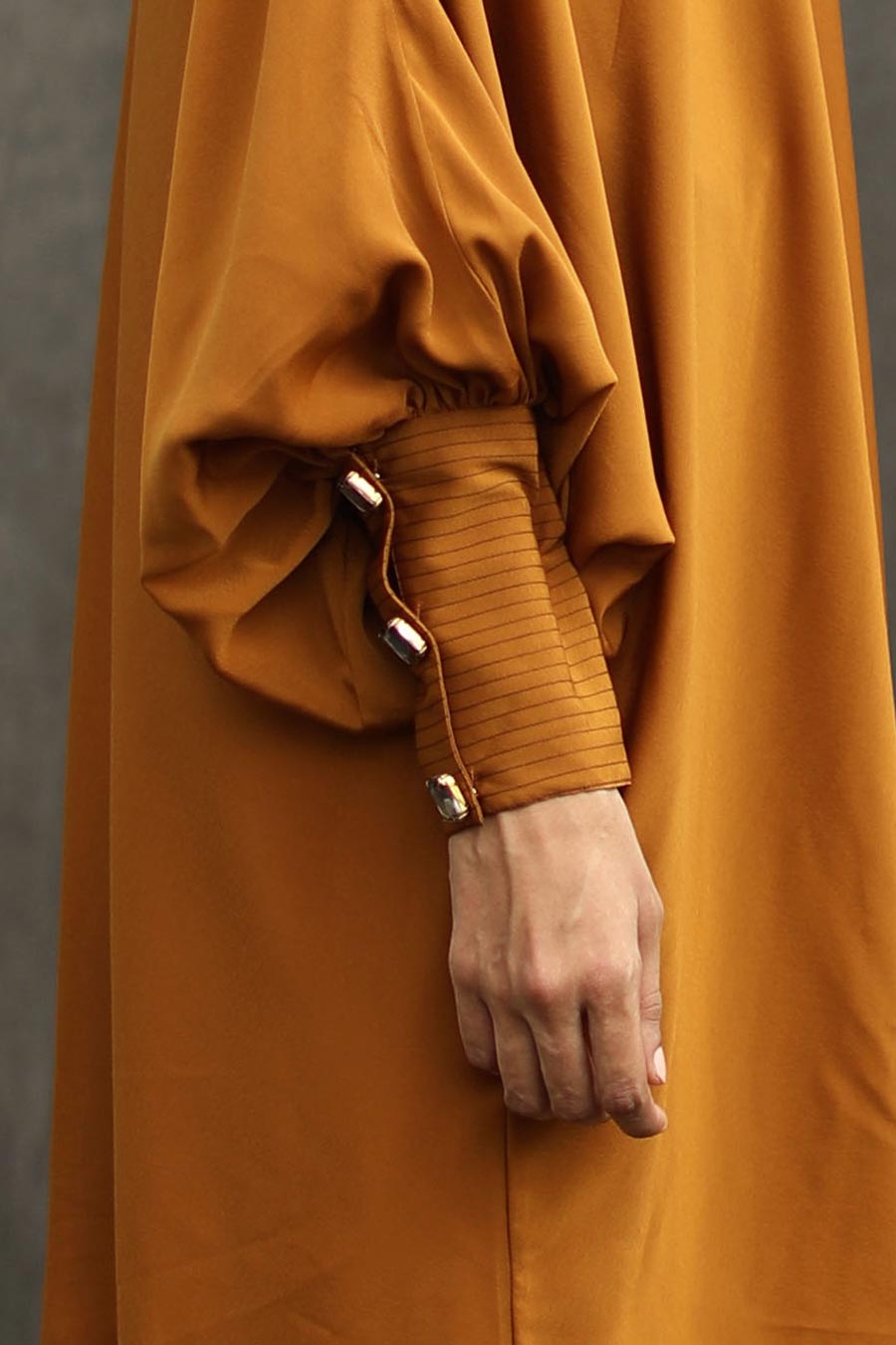 Honey Tape Cuff Loose Fit Shirt