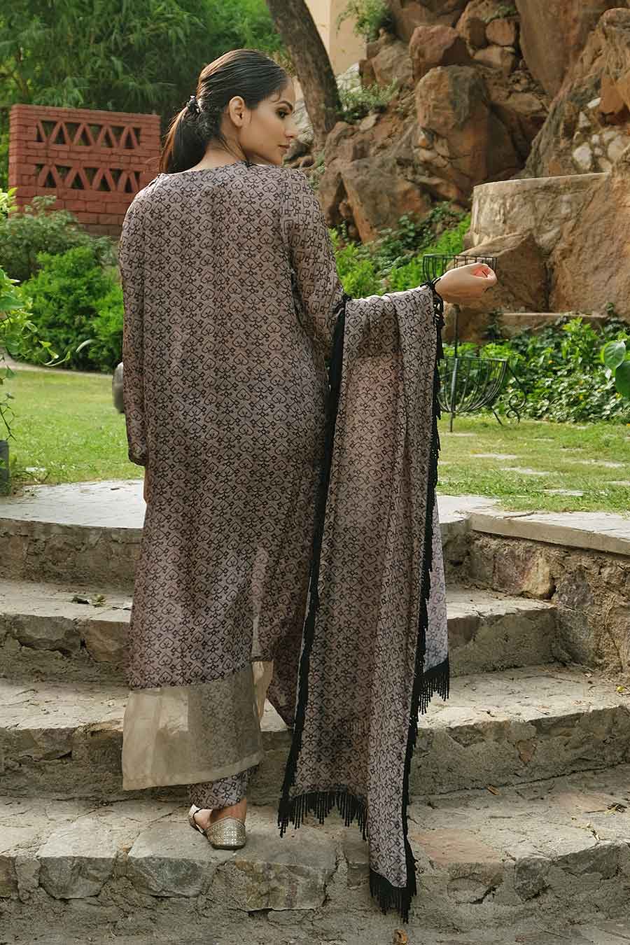 Moss Green Neck Embroidered Kurta Set