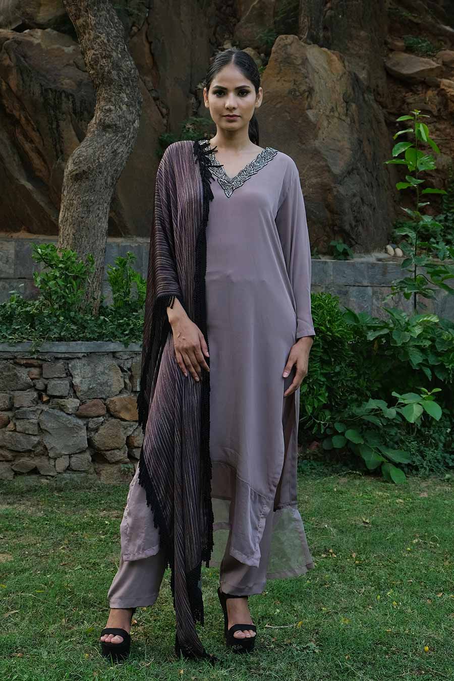 Lilac Neck Embellished Kurta Set