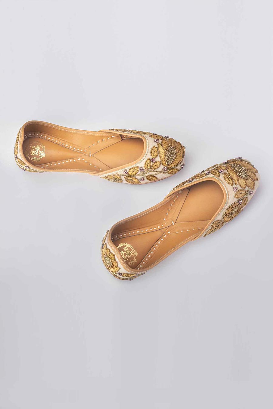 Gold Resham Embroidered Floral Jutti