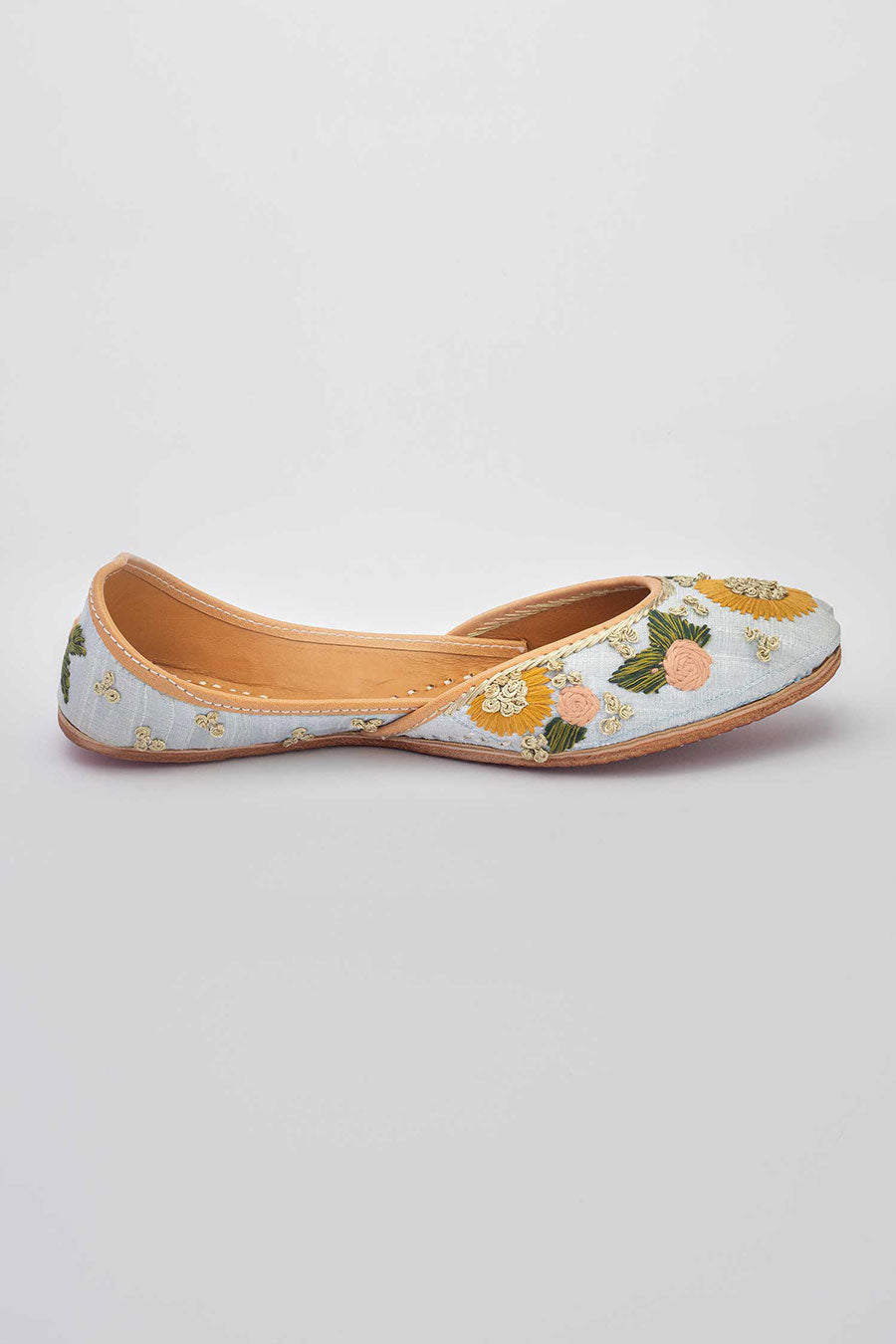 Hand Embroidered Blue Floral Jutti