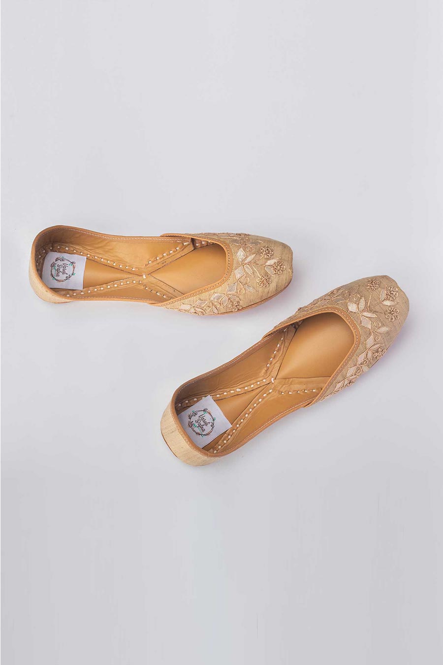 Hand Embroidered Gold Floral Jutti