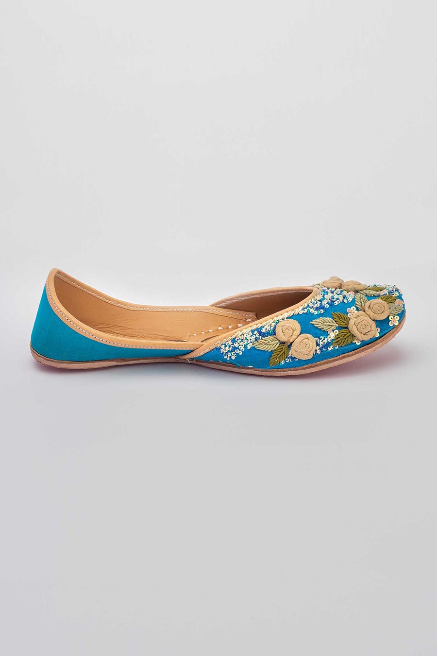 Hand Embroidered Blue Floral Jutti