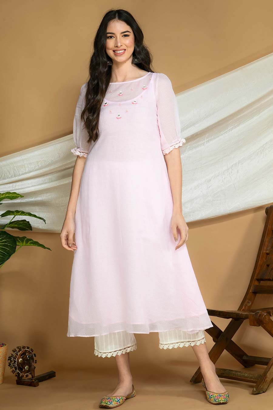 Powder Pink Kurta Set With Organza Stole