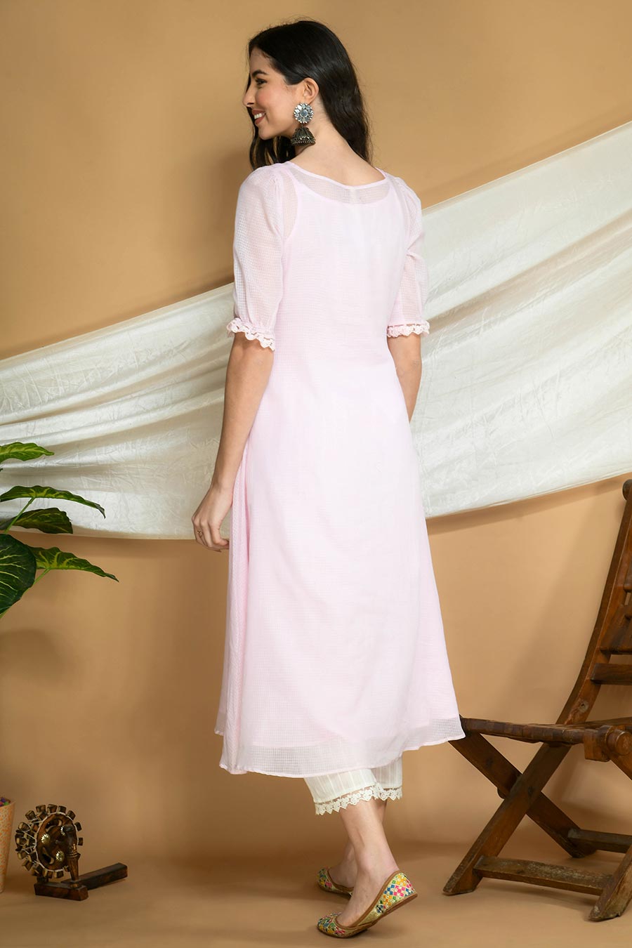 Powder Pink Kurta Set With Organza Stole