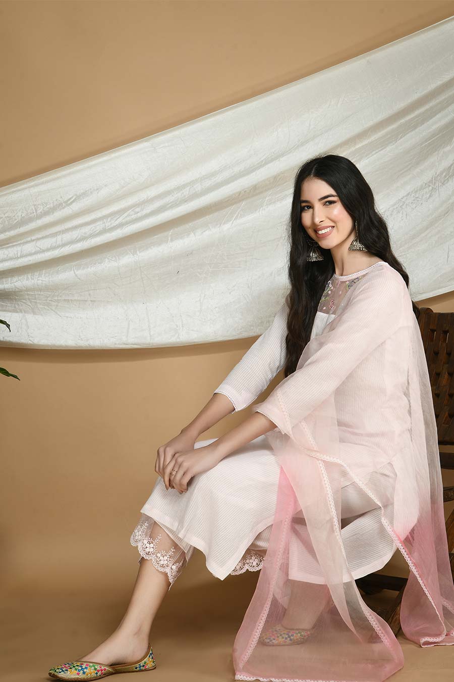 Powder Pink Striped Kurta Set with Organza Stole